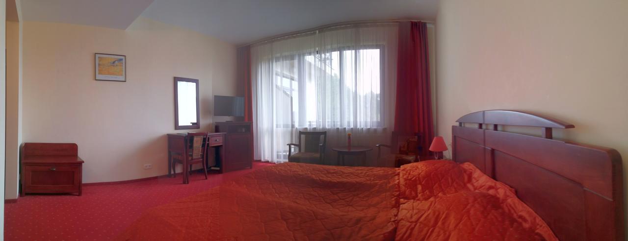 Hotel Floris Кея Екстериор снимка