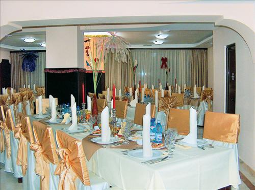 Hotel Floris Кея Ресторант снимка