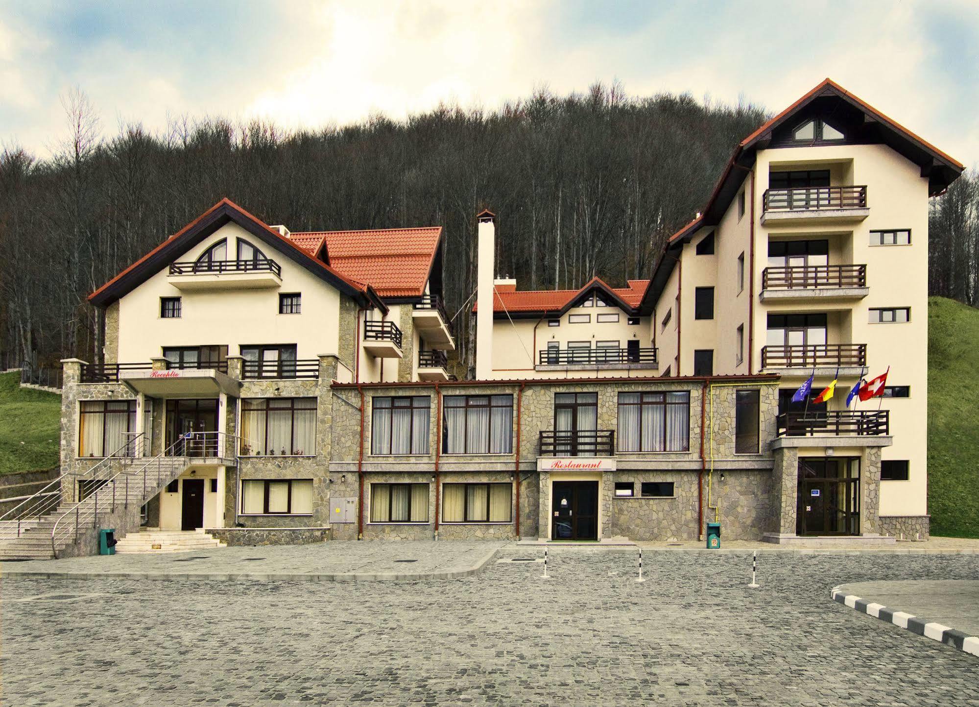 Hotel Floris Кея Екстериор снимка
