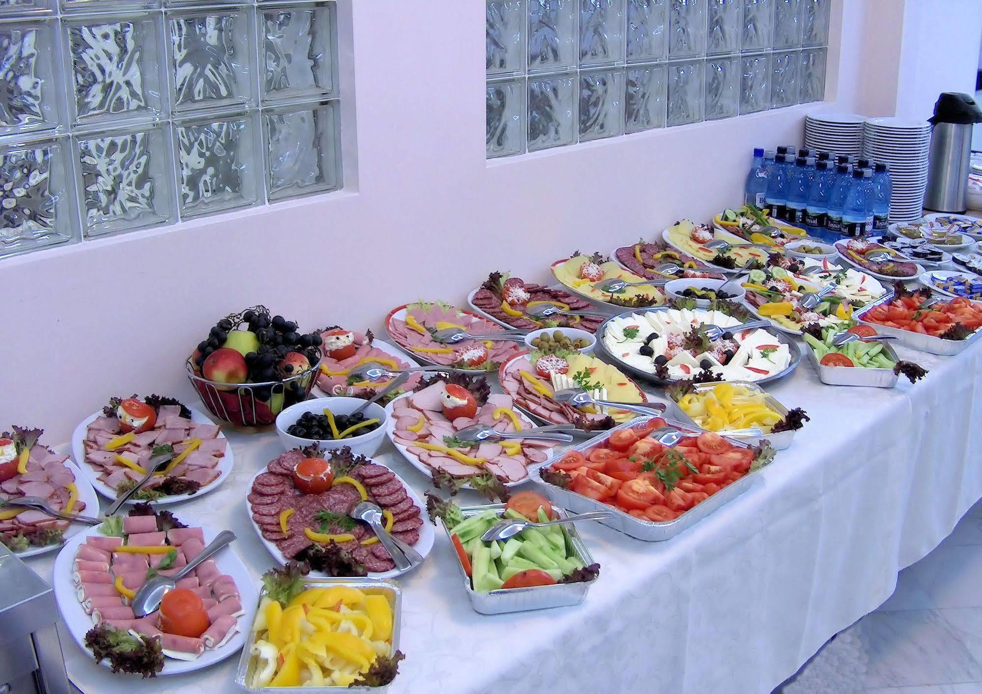 Hotel Floris Кея Екстериор снимка