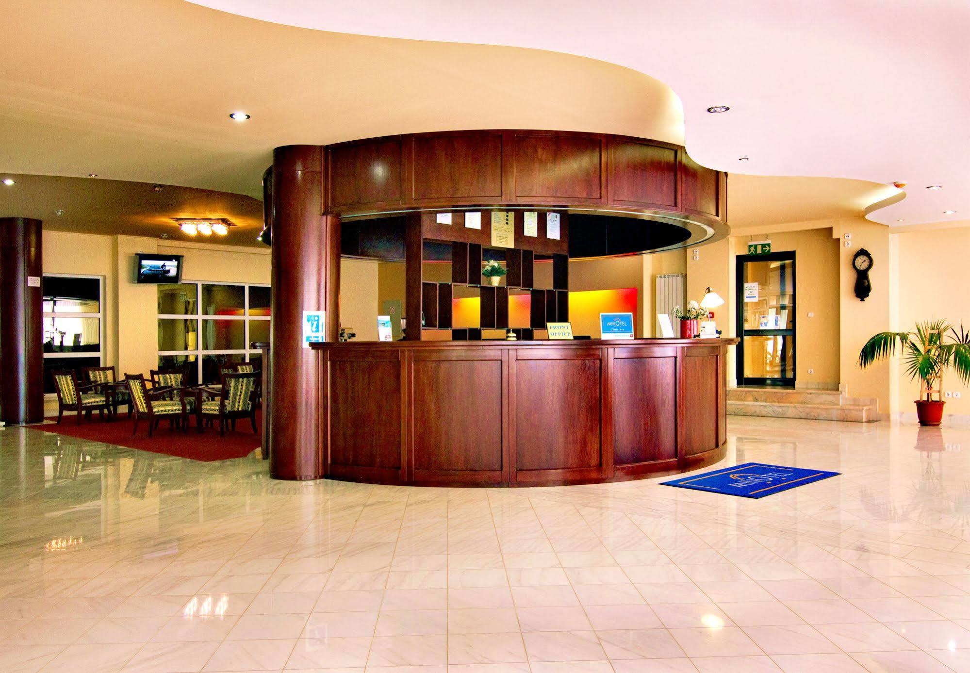 Hotel Floris Кея Екстериор снимка